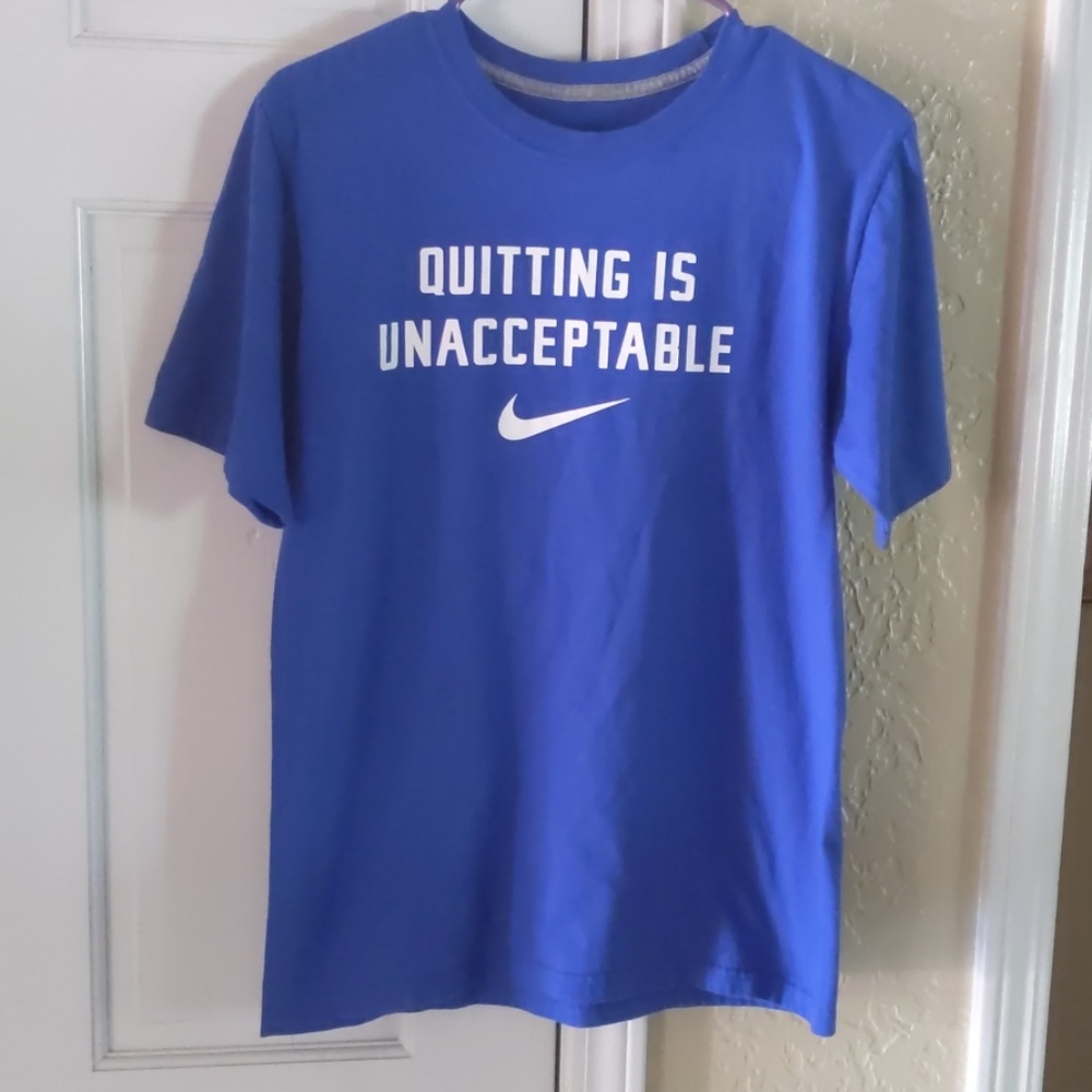 Men's short sleeve royal blue t-shirt
